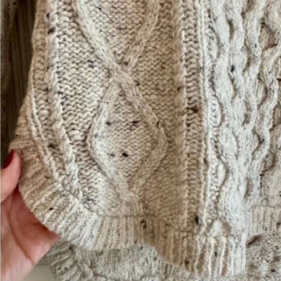 (8)MADEWELL•CableKnit•TurtleNeck•Sweater •80%wool 20%Nylon• Size Medium - Picture 7 of 9